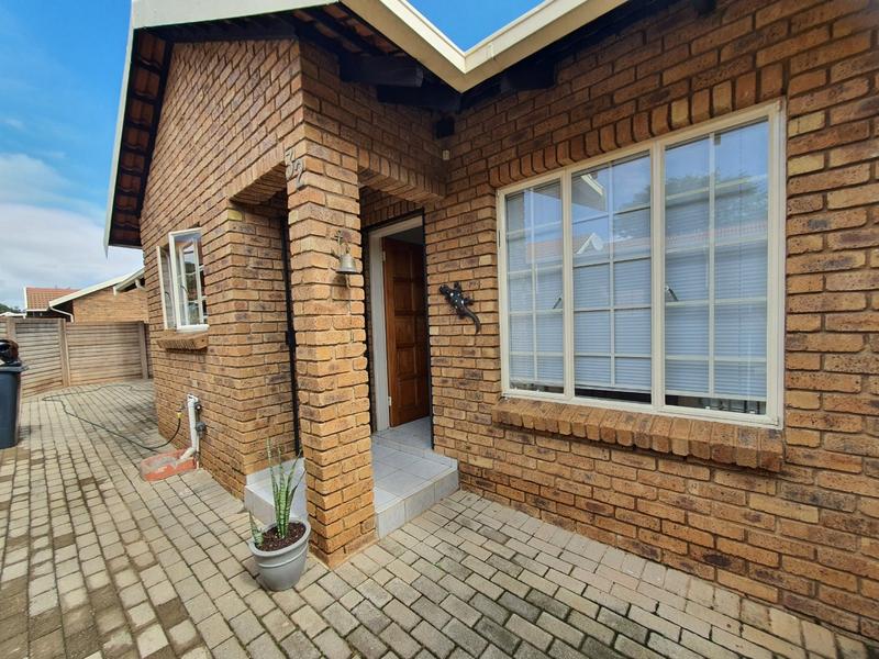 3 Bedroom Property for Sale in Florauna Gauteng