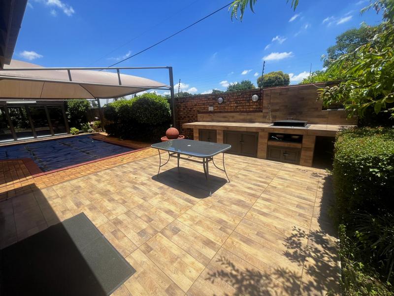 4 Bedroom Property for Sale in Sunward Park Gauteng