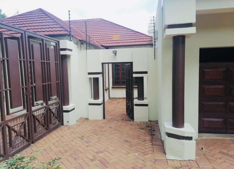 To Let 4 Bedroom Property for Rent in South Kensington Gauteng