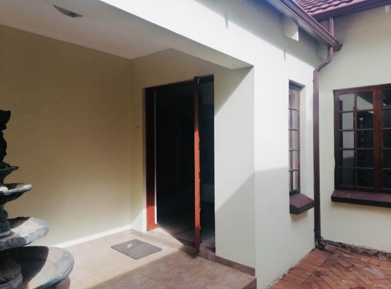 To Let 4 Bedroom Property for Rent in South Kensington Gauteng
