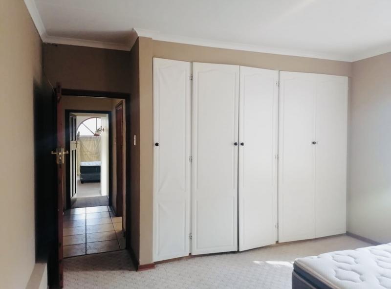 To Let 4 Bedroom Property for Rent in South Kensington Gauteng