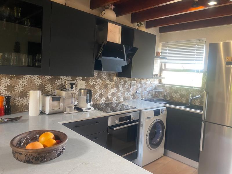 To Let 2 Bedroom Property for Rent in Lonehill Gauteng