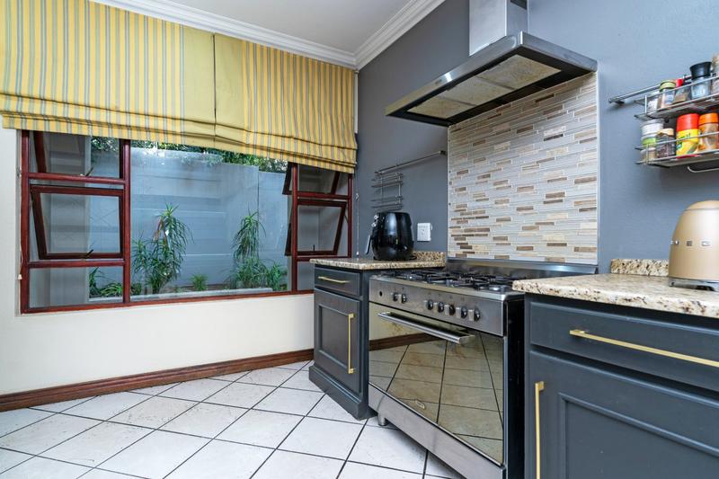 5 Bedroom Property for Sale in Broadacres Gauteng