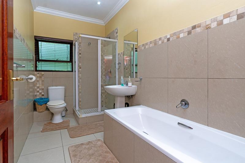 5 Bedroom Property for Sale in Broadacres Gauteng