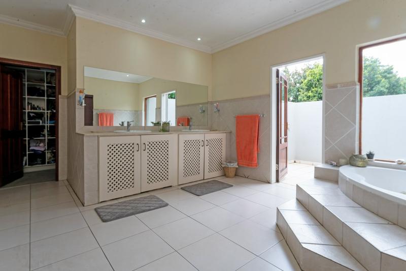 5 Bedroom Property for Sale in Broadacres Gauteng