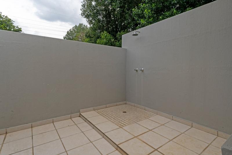 5 Bedroom Property for Sale in Broadacres Gauteng