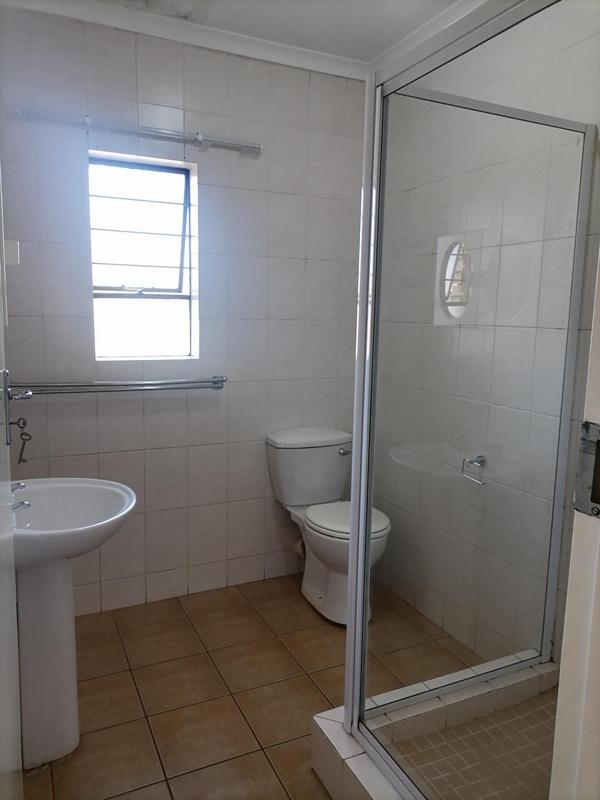 To Let 2 Bedroom Property for Rent in Sonneveld Gauteng