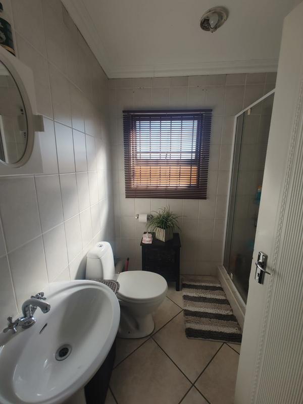 To Let 2 Bedroom Property for Rent in Sonneveld Gauteng