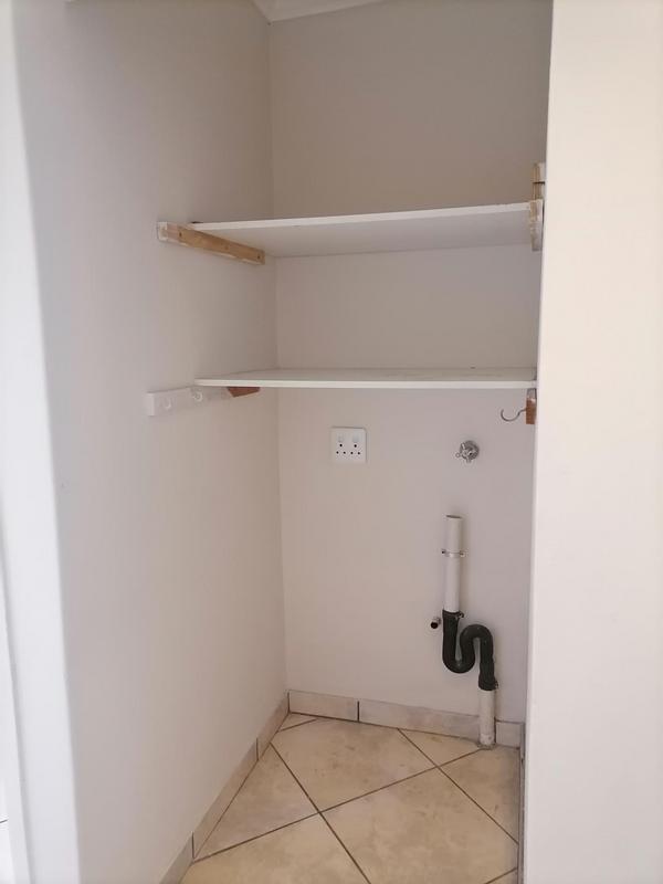 To Let 2 Bedroom Property for Rent in Sonneveld Gauteng