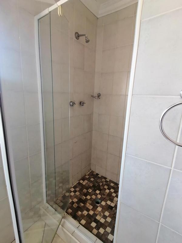 To Let 2 Bedroom Property for Rent in Sonneveld Gauteng