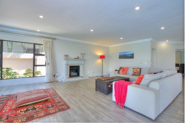 To Let 5 Bedroom Property for Rent in Dainfern Golf Estate Gauteng