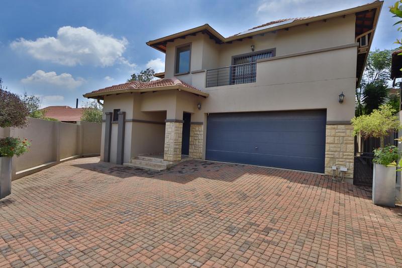 4 Bedroom Property for Sale in Broadacres Gauteng