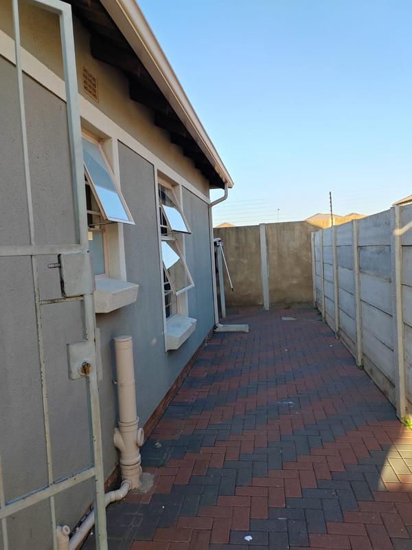 3 Bedroom Property for Sale in Andeon Gauteng