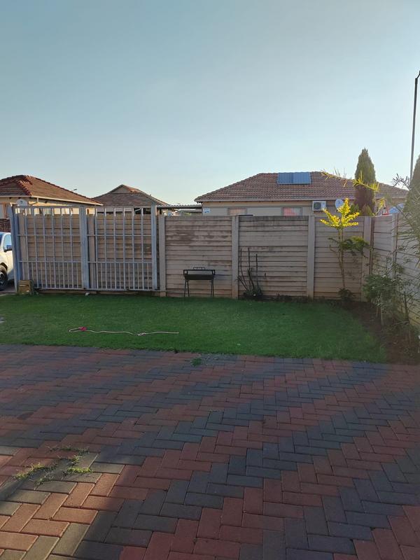 3 Bedroom Property for Sale in Andeon Gauteng