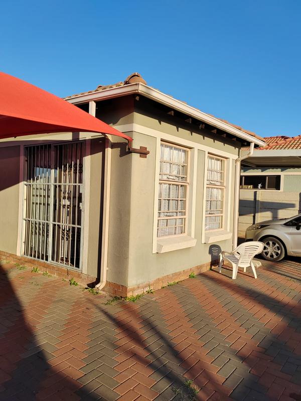 3 Bedroom Property for Sale in Andeon Gauteng