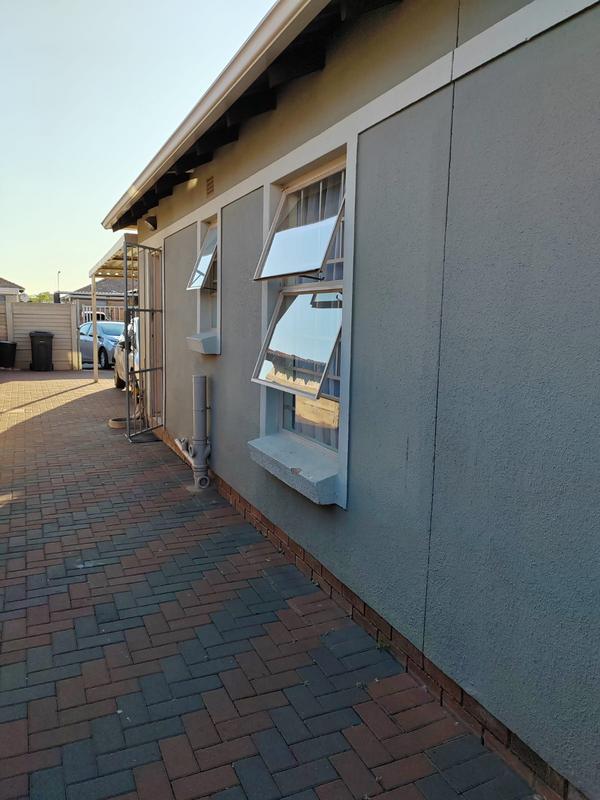 3 Bedroom Property for Sale in Andeon Gauteng