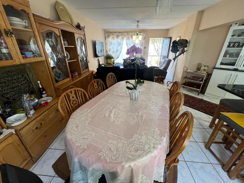 2 Bedroom Property for Sale in Helderkruin Gauteng