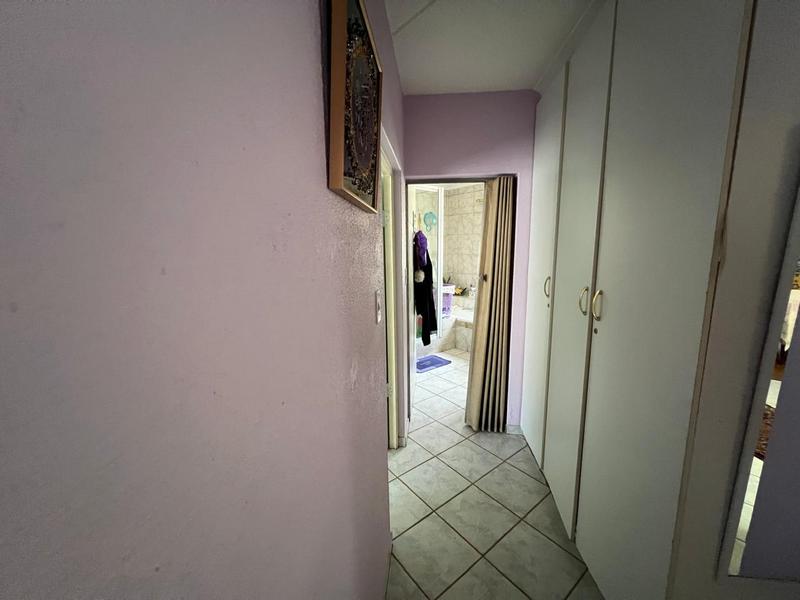 2 Bedroom Property for Sale in Helderkruin Gauteng