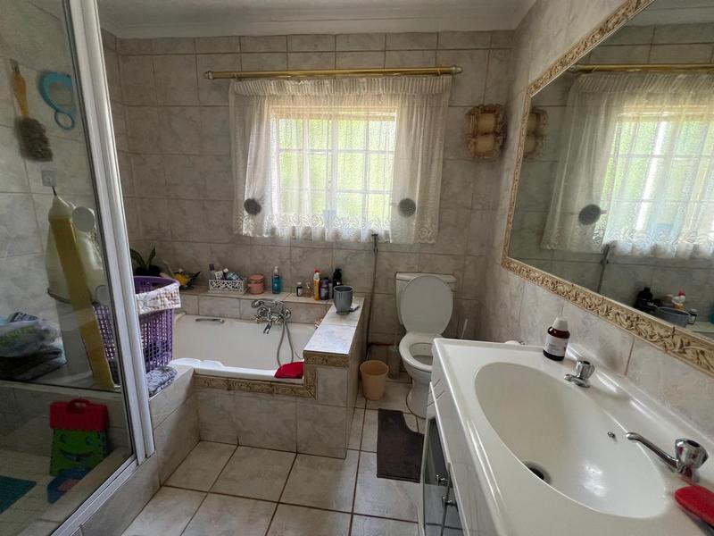 2 Bedroom Property for Sale in Helderkruin Gauteng