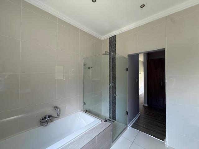 To Let 2 Bedroom Property for Rent in Bryanston Gauteng