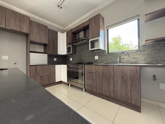 To Let 2 Bedroom Property for Rent in Bryanston Gauteng