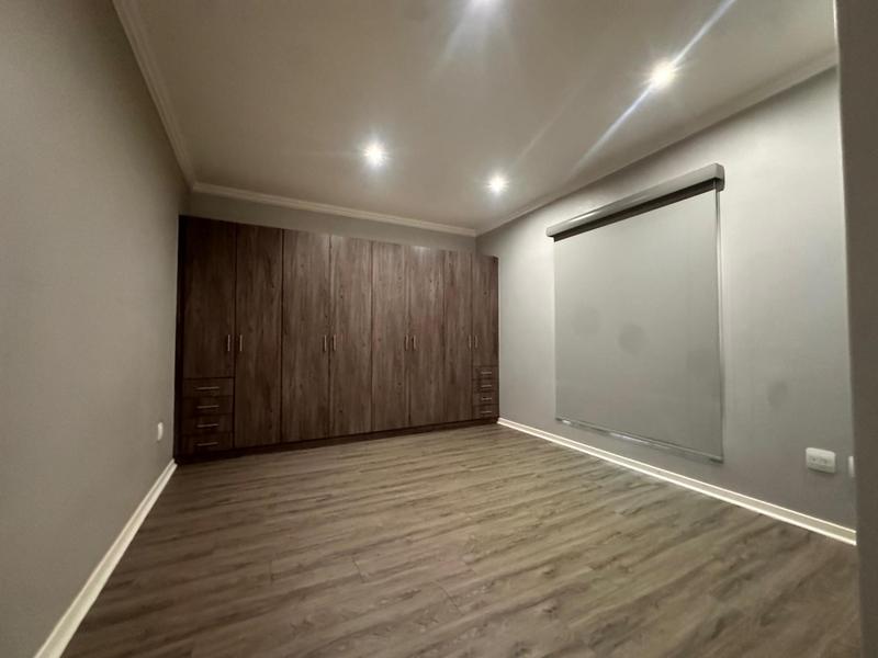 To Let 2 Bedroom Property for Rent in Bryanston Gauteng