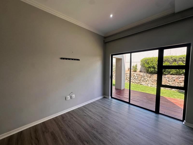 To Let 2 Bedroom Property for Rent in Bryanston Gauteng