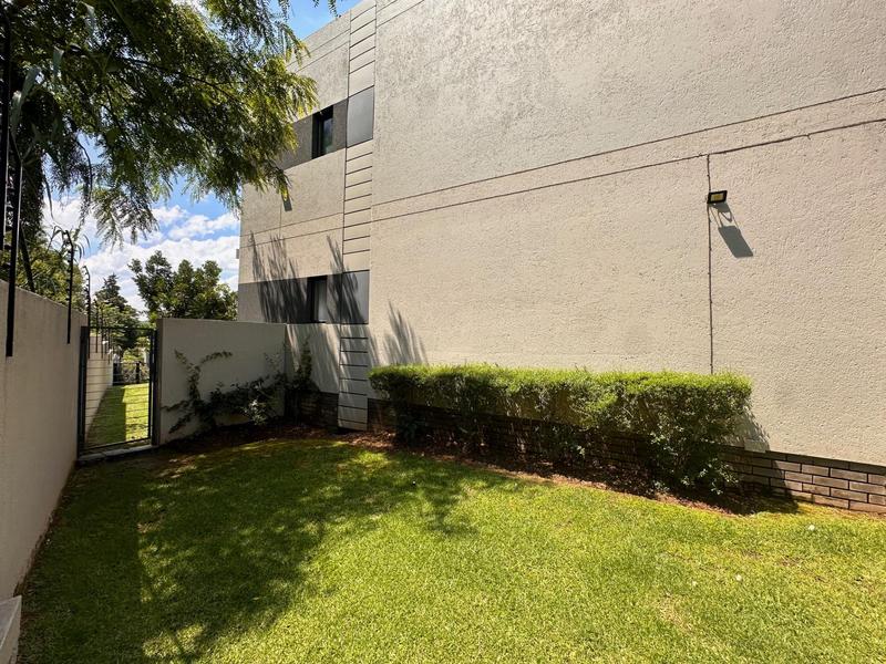 To Let 2 Bedroom Property for Rent in Bryanston Gauteng