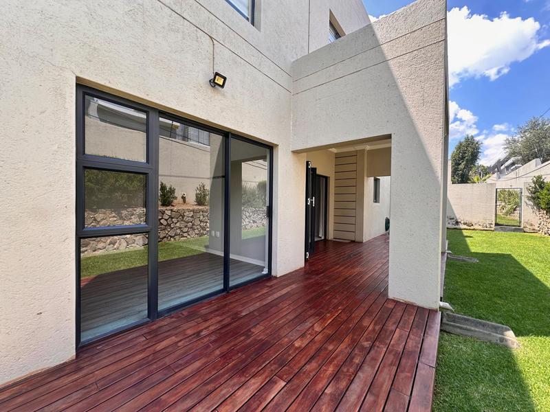 To Let 2 Bedroom Property for Rent in Bryanston Gauteng