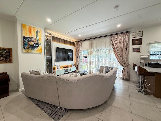 To Let 4 Bedroom Property for Rent in Morningside Gauteng