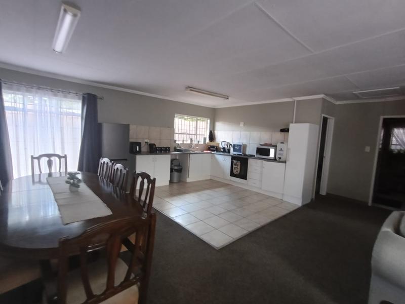 To Let 2 Bedroom Property for Rent in Strubenvale Gauteng