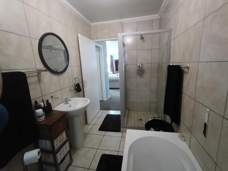 To Let 2 Bedroom Property for Rent in Strubenvale Gauteng