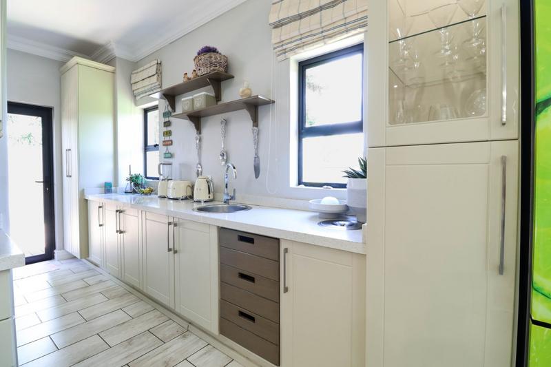 To Let 5 Bedroom Property for Rent in Copperleaf Estate Gauteng