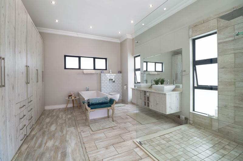 To Let 5 Bedroom Property for Rent in Copperleaf Estate Gauteng