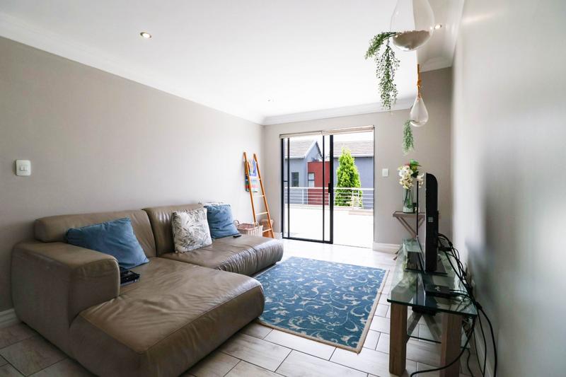 To Let 5 Bedroom Property for Rent in Copperleaf Estate Gauteng