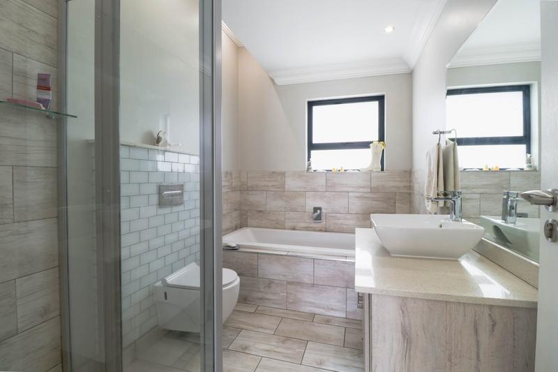 To Let 5 Bedroom Property for Rent in Copperleaf Estate Gauteng