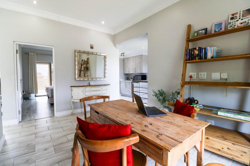 To Let 5 Bedroom Property for Rent in Copperleaf Estate Gauteng