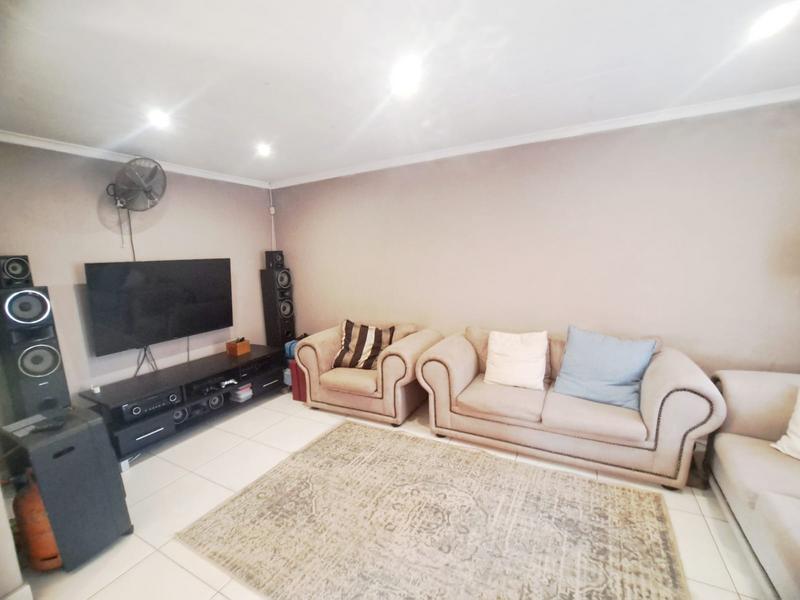 To Let 4 Bedroom Property for Rent in Heuweloord Gauteng