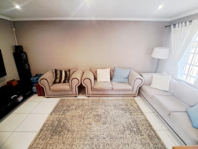 To Let 4 Bedroom Property for Rent in Heuweloord Gauteng