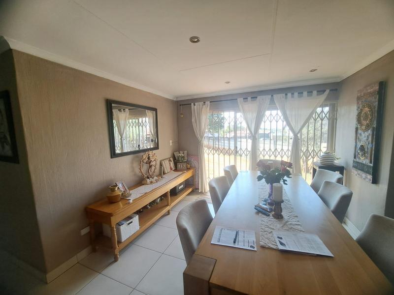 To Let 4 Bedroom Property for Rent in Heuweloord Gauteng