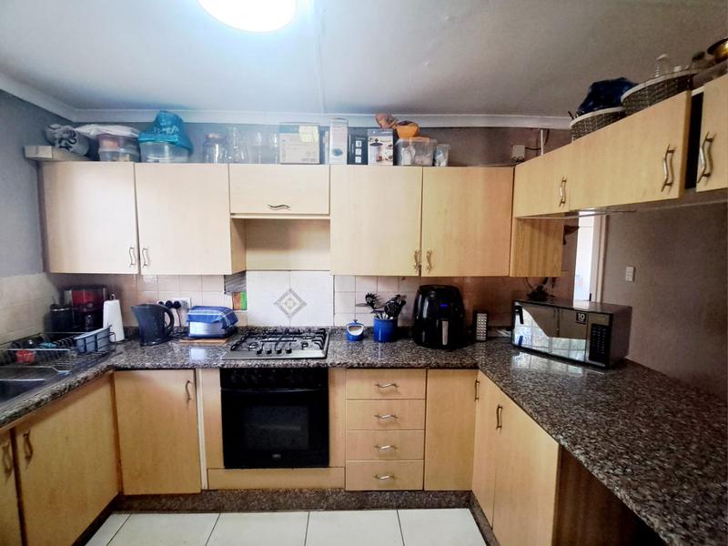 To Let 4 Bedroom Property for Rent in Heuweloord Gauteng