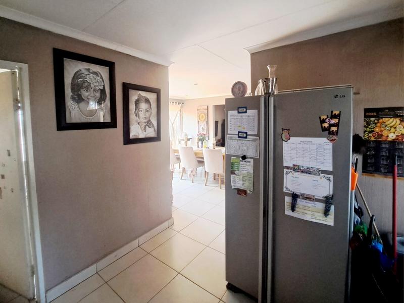 To Let 4 Bedroom Property for Rent in Heuweloord Gauteng