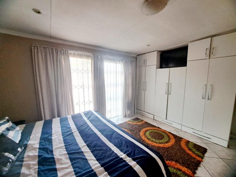 To Let 4 Bedroom Property for Rent in Heuweloord Gauteng