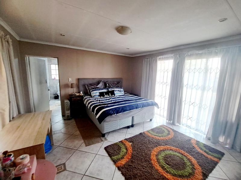 To Let 4 Bedroom Property for Rent in Heuweloord Gauteng