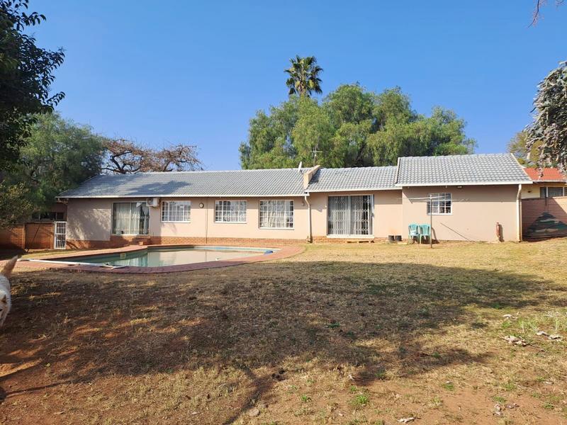 To Let 4 Bedroom Property for Rent in Heuweloord Gauteng