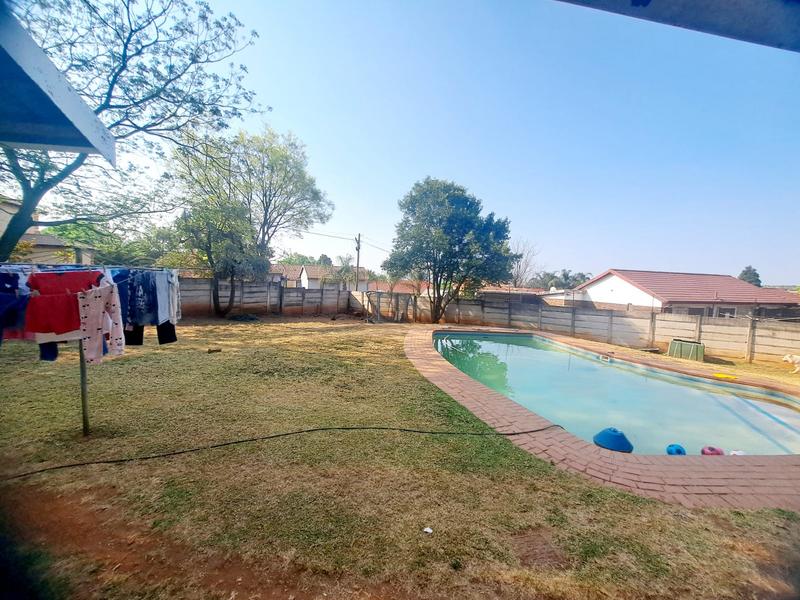 To Let 4 Bedroom Property for Rent in Heuweloord Gauteng