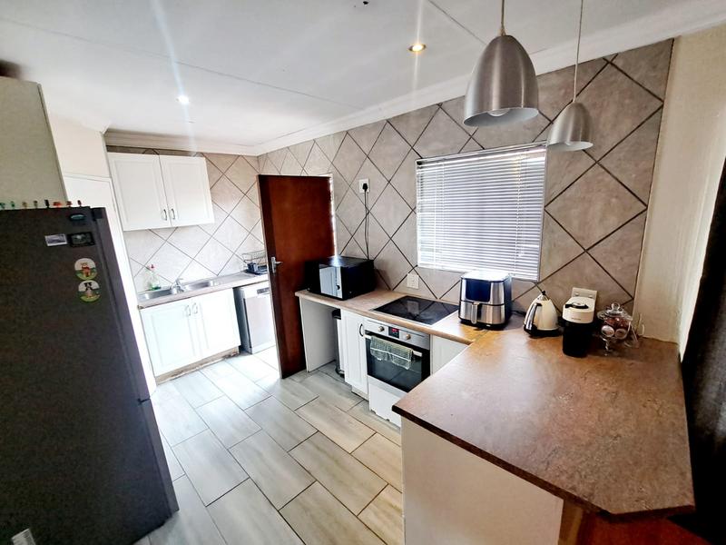 3 Bedroom Property for Sale in Wierda Park Gauteng