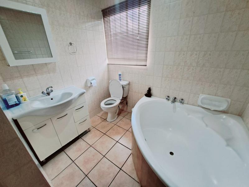 3 Bedroom Property for Sale in Wierda Park Gauteng