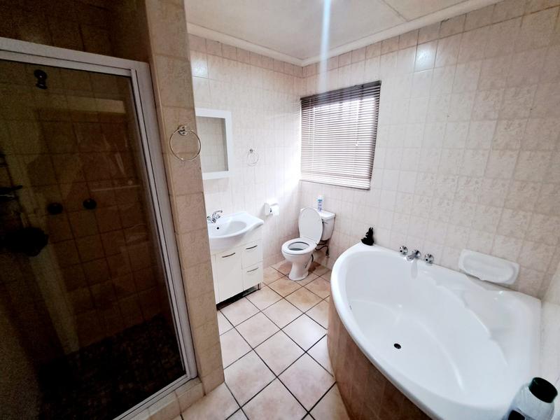 3 Bedroom Property for Sale in Wierda Park Gauteng