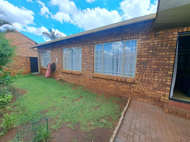 3 Bedroom Property for Sale in Wierda Park Gauteng